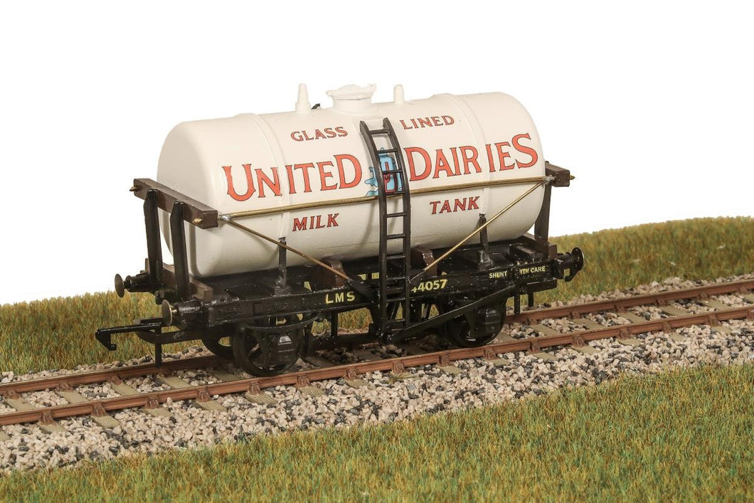 Milk Tank Wagon, 4 Wheel Express Dairies (ex Peco R74)