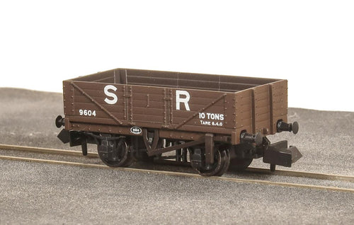 9ft 5 plank open wagon, SR, brown