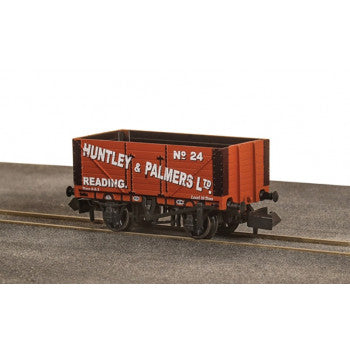9ft 7 Plank Open Wagon, Huntley & Palmer