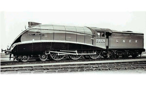 LNER, Class B17/5 4-6-0, 2859 'East Anglian' - Era 3