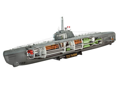 U-Boat Type XXI with Visible Interior (1:144 Scale)