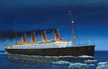 R.M.S. Titanic (1:700 Scale)